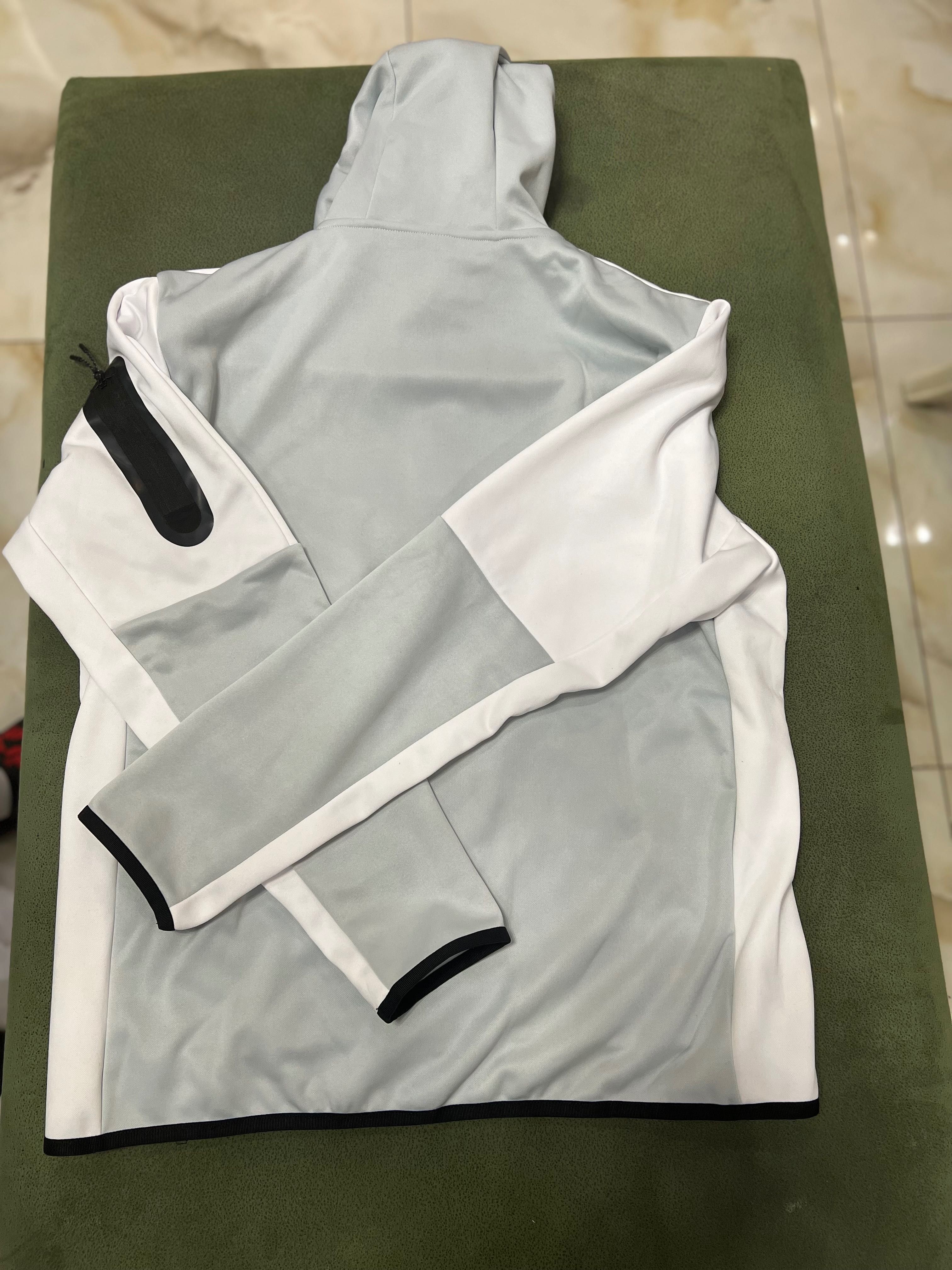 Nike tech fleece al nasir