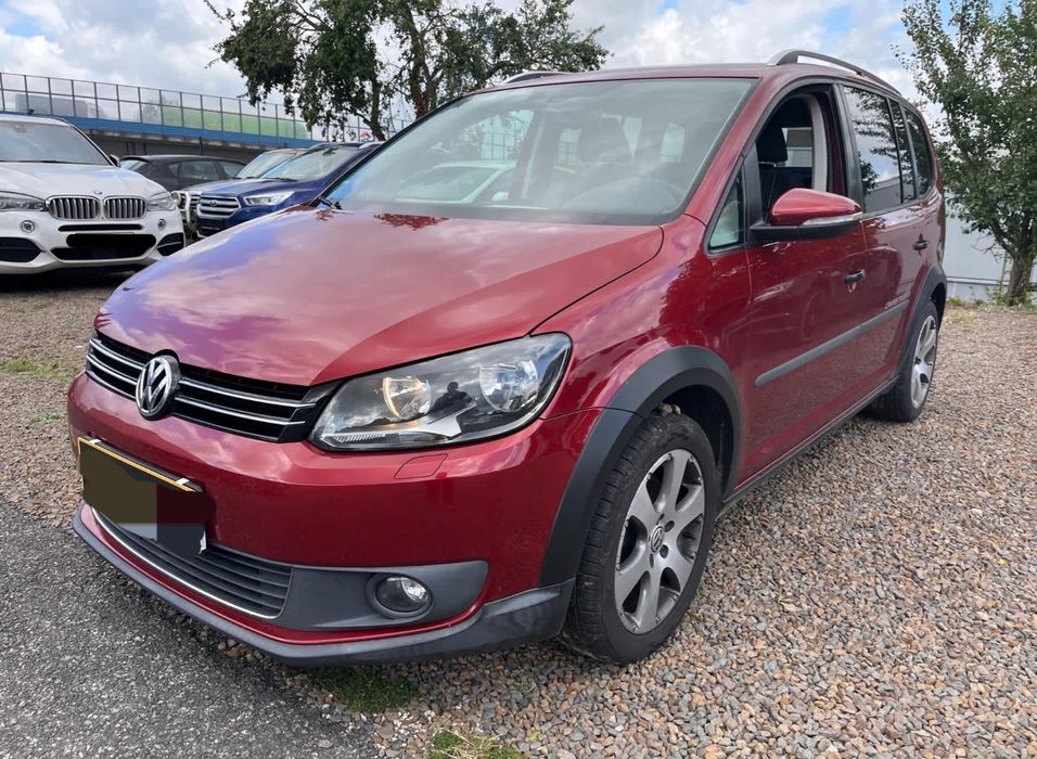 Volkswagen touran cross 7 locuri 2.0 tdi