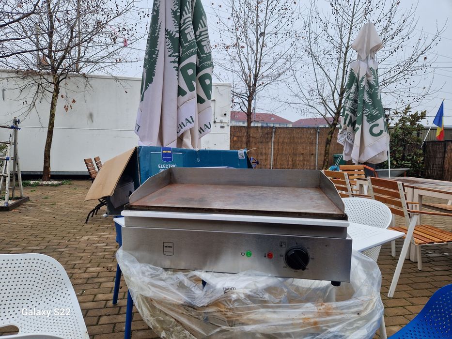 Vitrina rece,grill electric,plita ceramica dubla,waffel maker hot dog