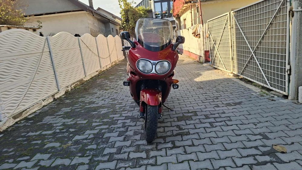 Vând motoreta triumph