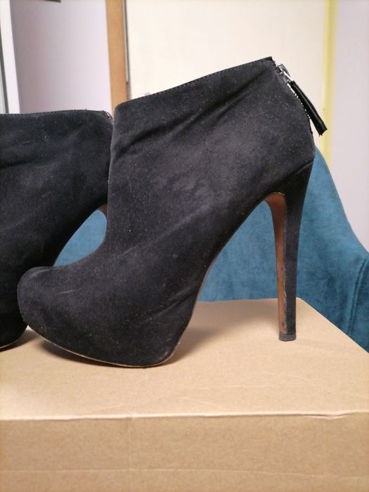 Боти с висок ток