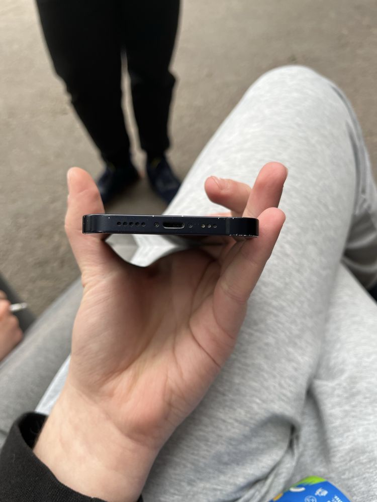 iPhone 12 128gb.