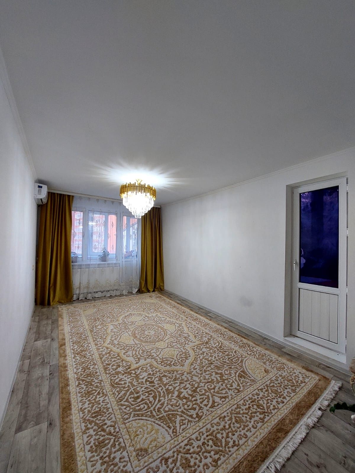Продается 4х-комнатная квартира в районе Зигзаг
