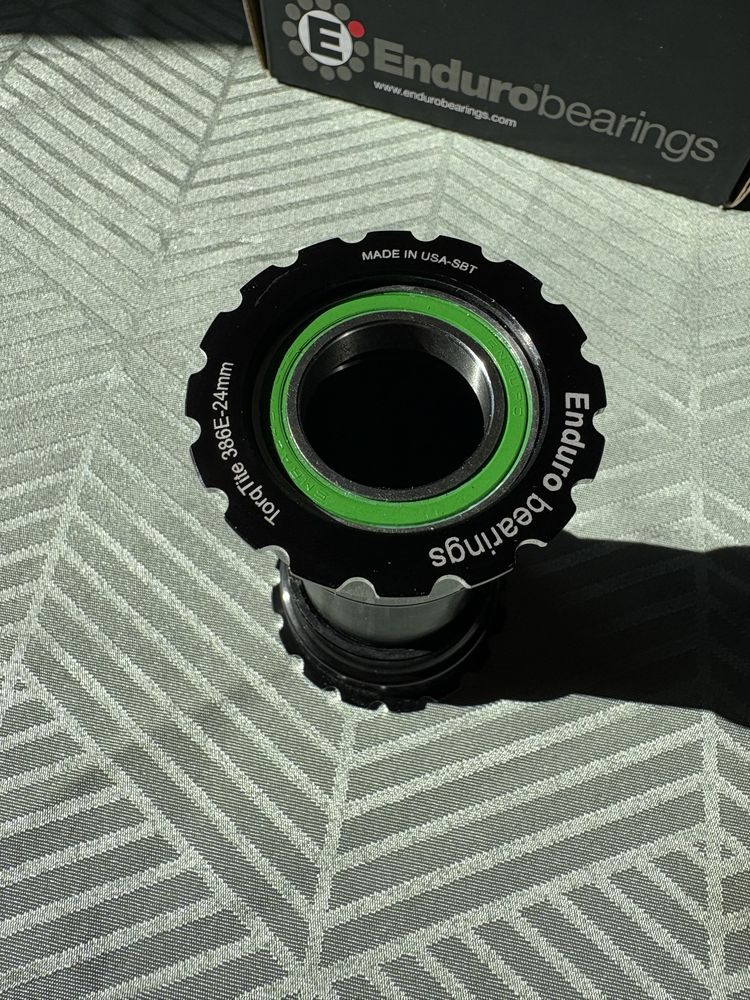 Enduro bearings  BB386  to 24 средно движение прес фит