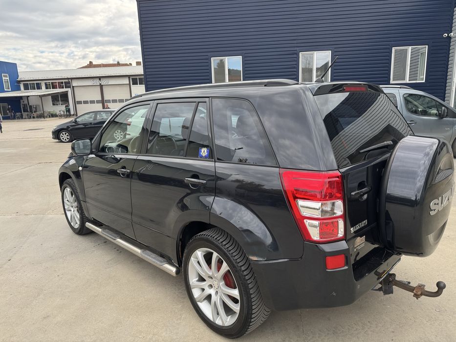Suzuki Grand Vitara 2.0 Бензин