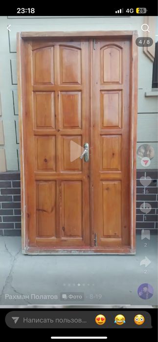 Есік таза ағаштан жасалған