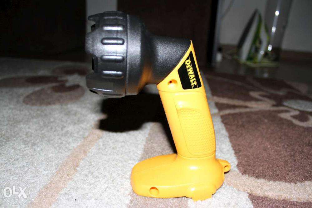 Incarcator acumulatori dewalt nou sau folosit