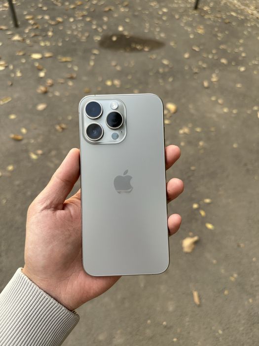 Продаю iPhone 15 Pro Max 256gb в новом состояние
