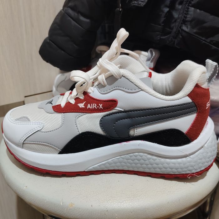 Кроссовки новые 38 размер