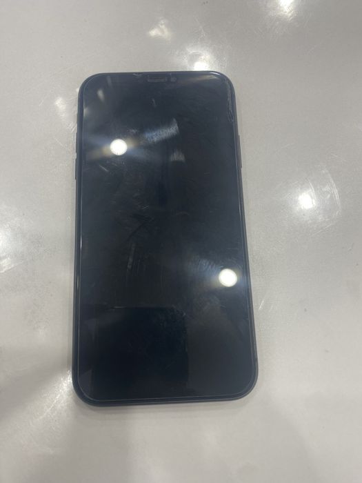Айфон 11 черный..