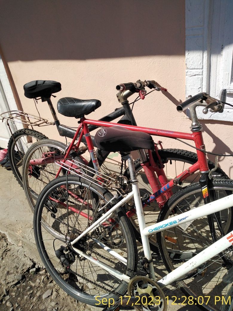 Vând 3 biciclete funcționale!