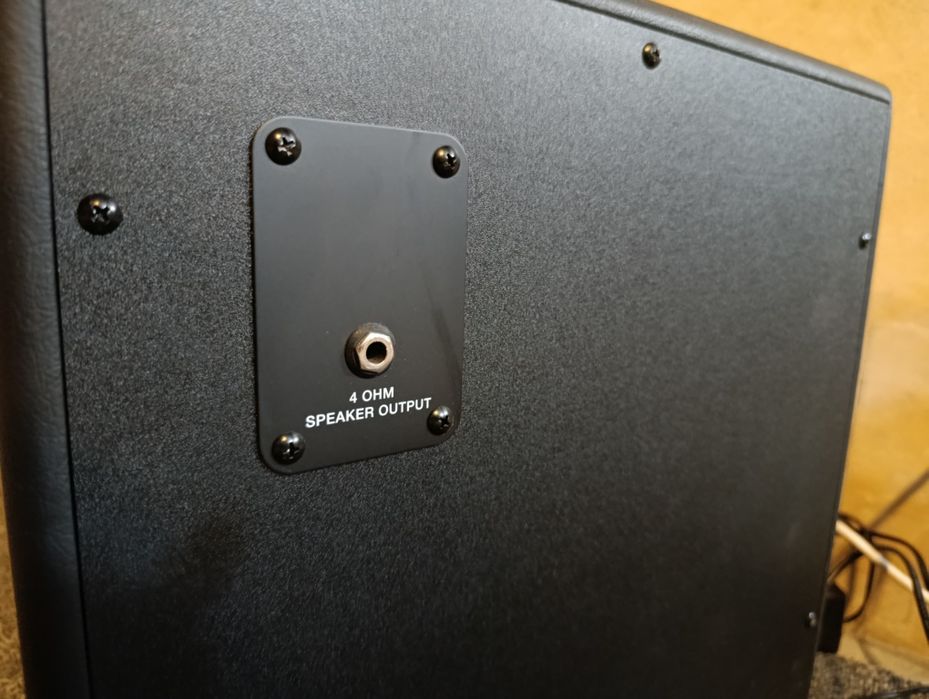 Кубе Harley Benton  HB- 40 MFX 40W Guitar Amp