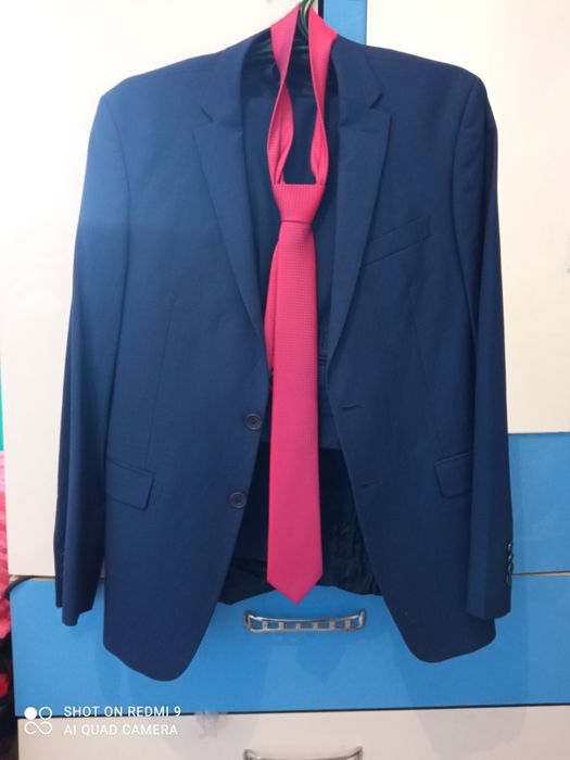 Продам классический костюм