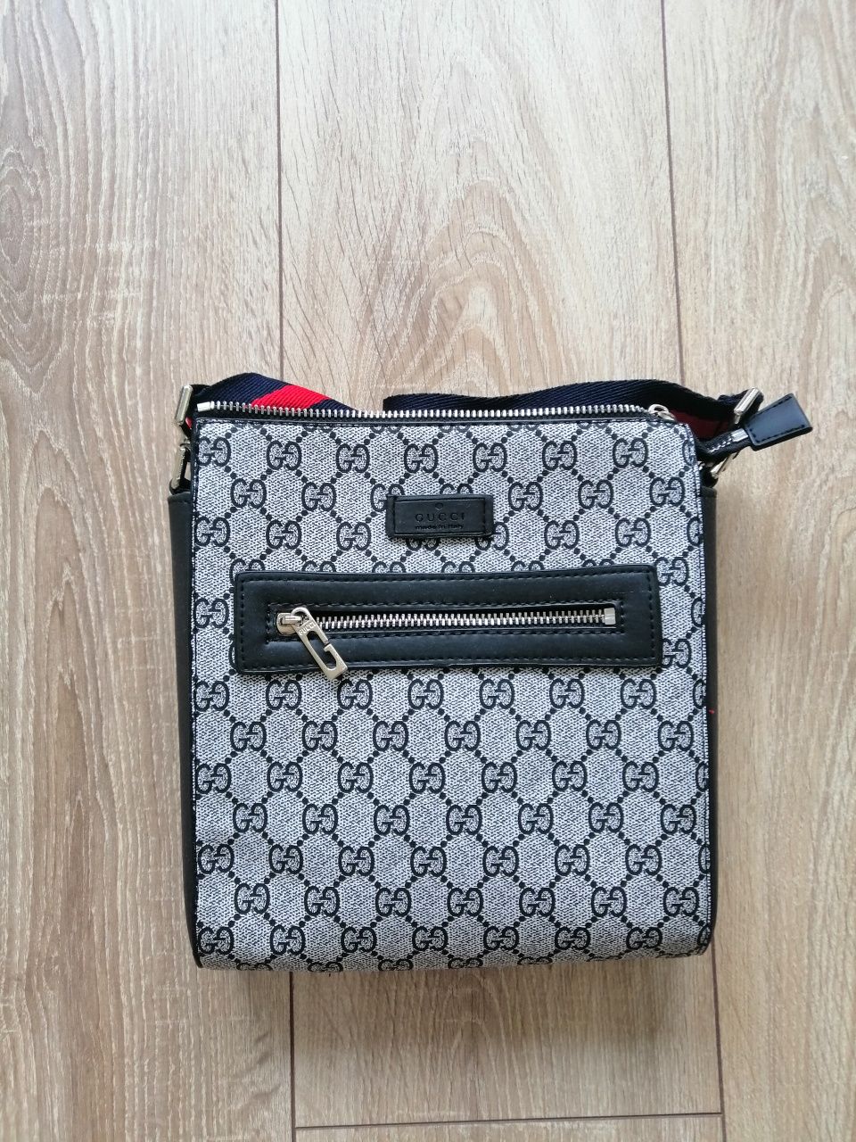 Gucci мъжка елегантна чанта