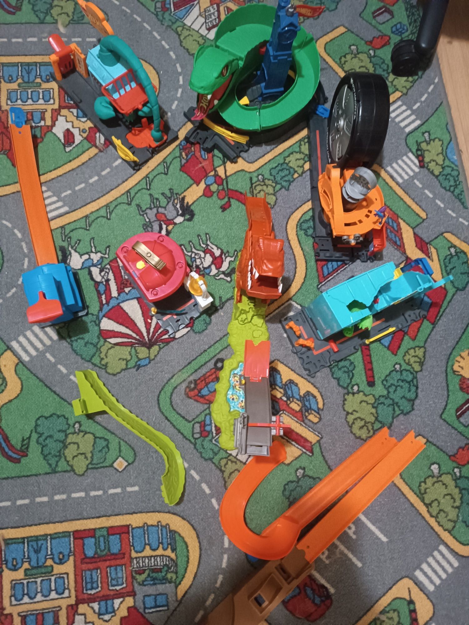 Hot Wheels писти