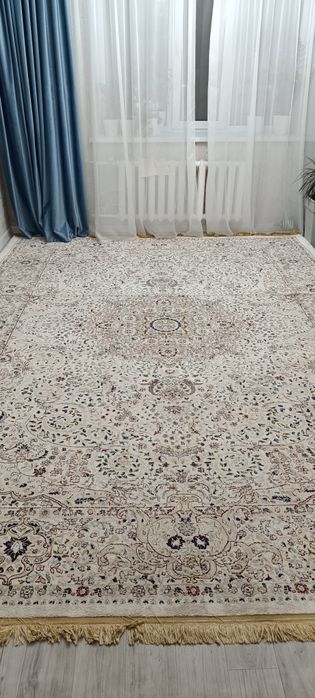 Ковер в хорошем состоянии