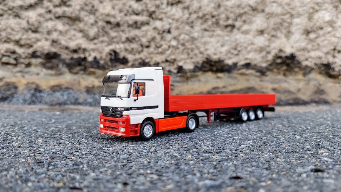 Камион Herpa 1:87 Mercedes Actros MP1