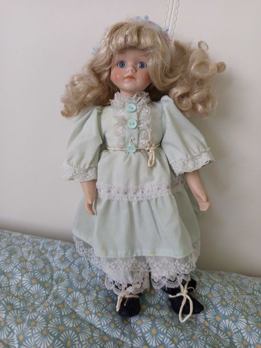 Кукли с порцеланови глави