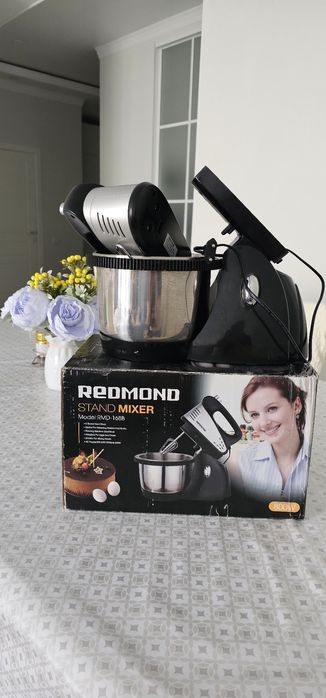 Продам миксер с чашкой.