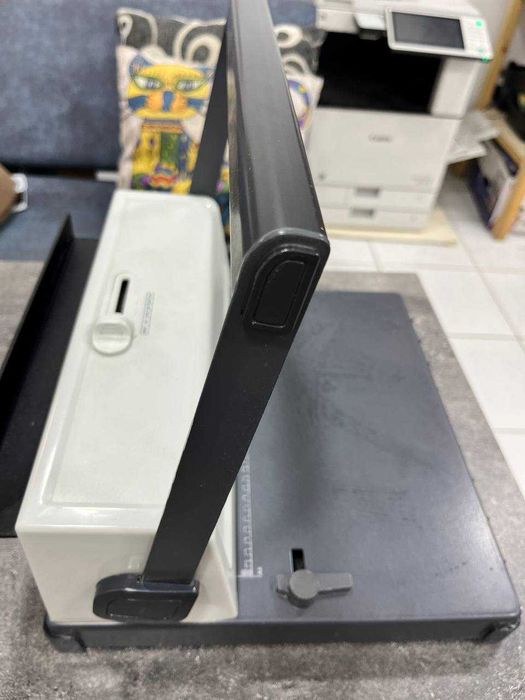 Продается металлический переплет (Брошюровщик)