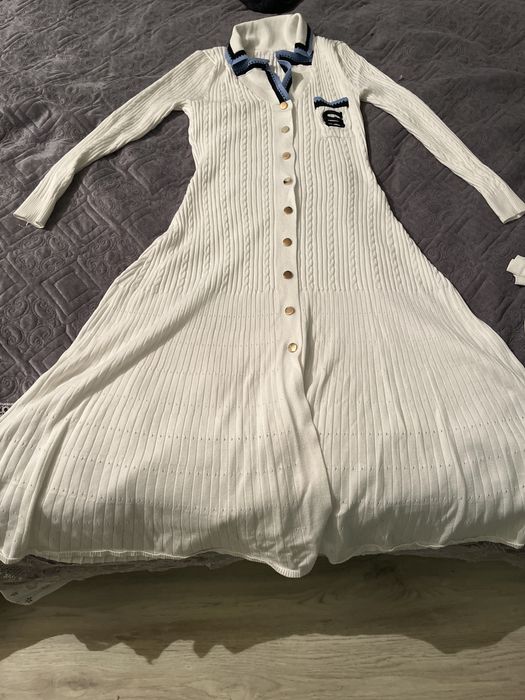 Продам женское платье трикотаж в отличном состоянии