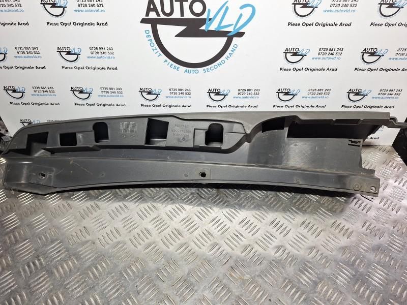 Ornament superior stanga spate Opel Vivaro