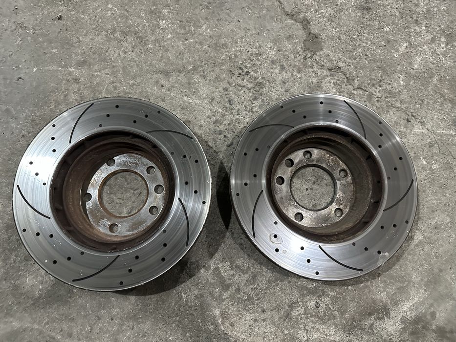 Тормозной диск от touareg 2002 /2009.