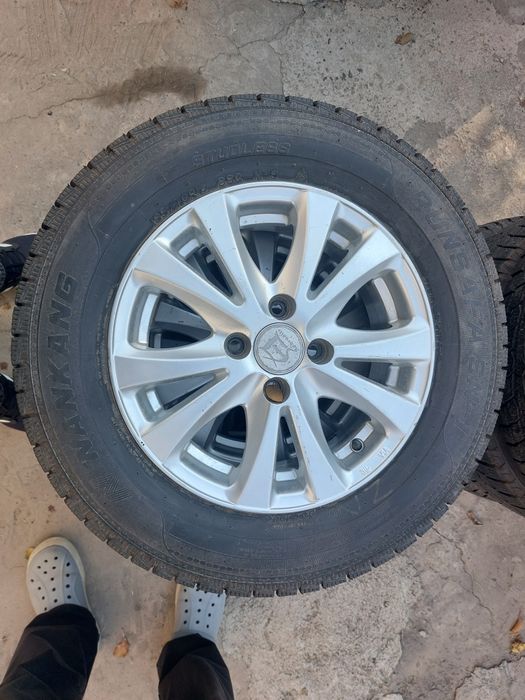 Продам Титановые ДИСКИ на зимней резине 185/70/14