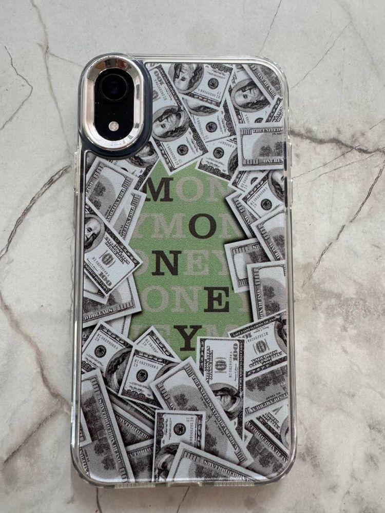 Продам iPhone XR