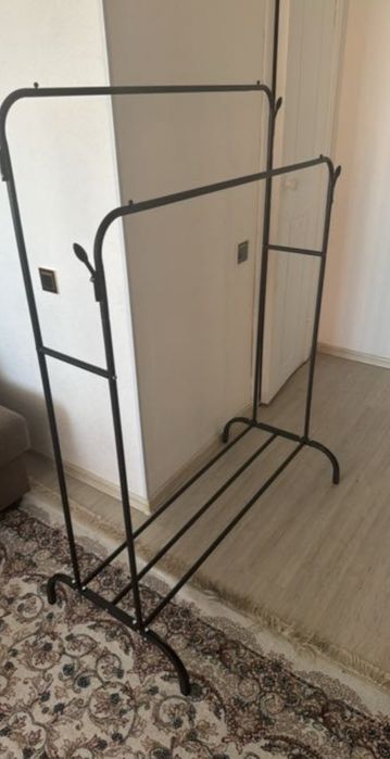 Пылесос и вещалка для одежда