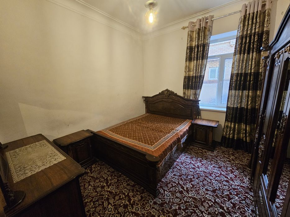 Фарғона шаҳарида 3 чи мактаб ёнида 2 хонали квартира сотилади