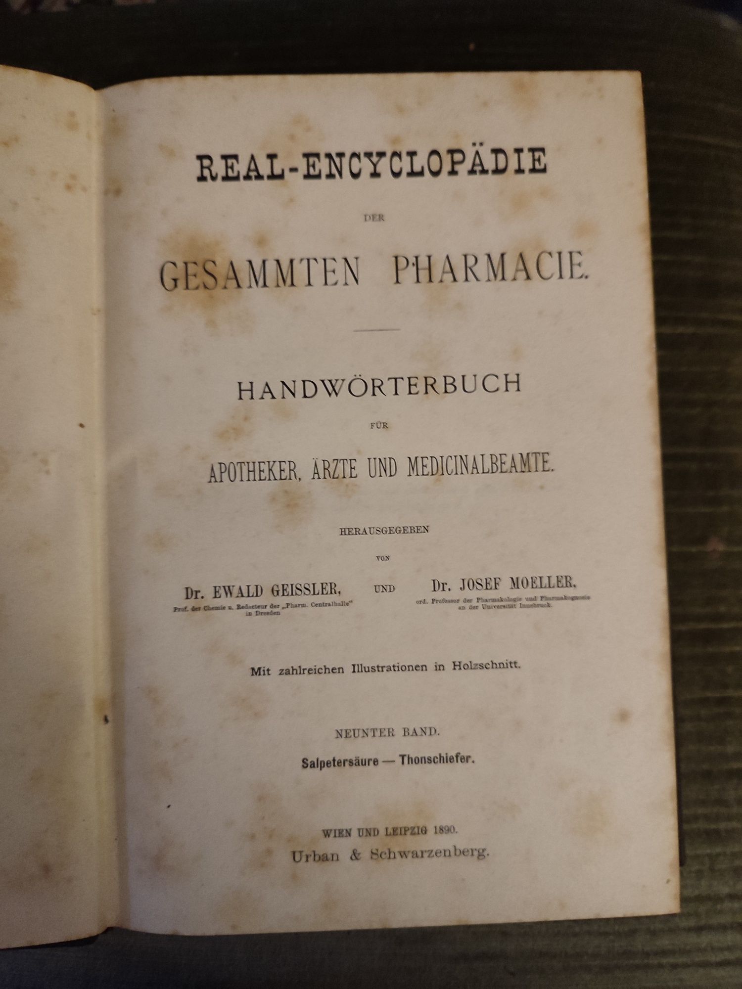 Carte veche de farmacie pentru colecționari. In limba germana