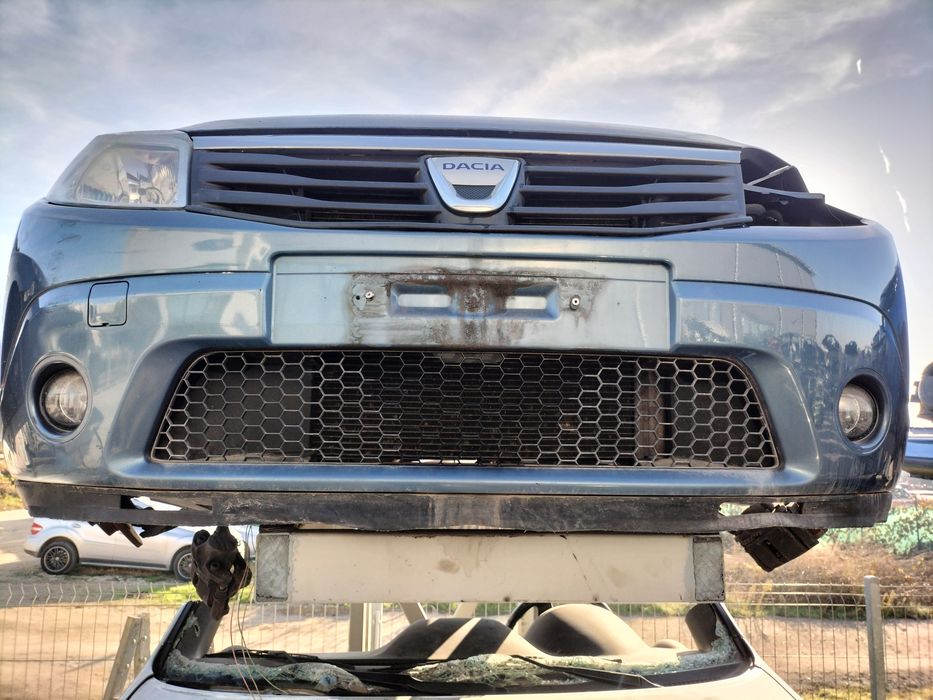 Предна броня Dacia Sandero / Дачия Сандеро 2008г.