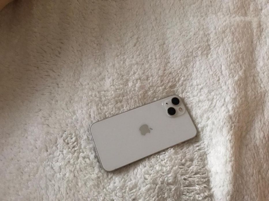 Продам айфон 13.
