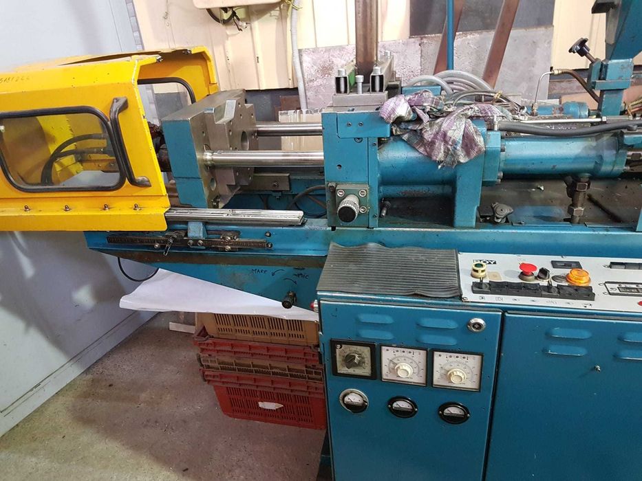 Masina injectie mase plastice BoY 15S