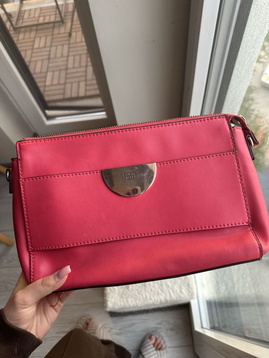 Дамска чанта Guess