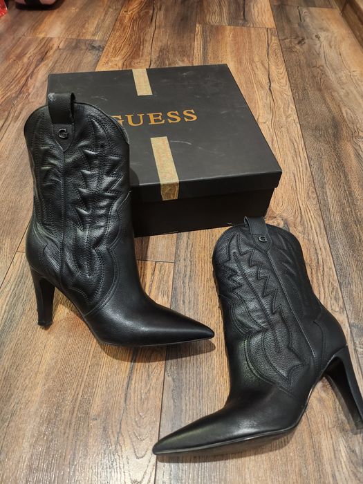 Дамски ботуши Guess 37н