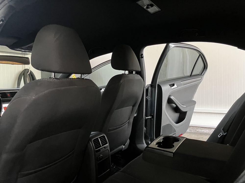 VW Jetta 1.6 TDI 105 к.c. BLUEMOTION