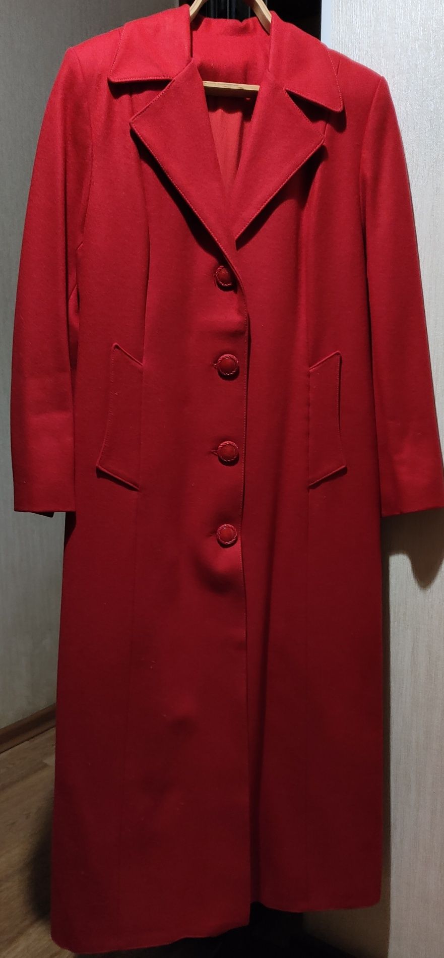 Продам новое пальто
