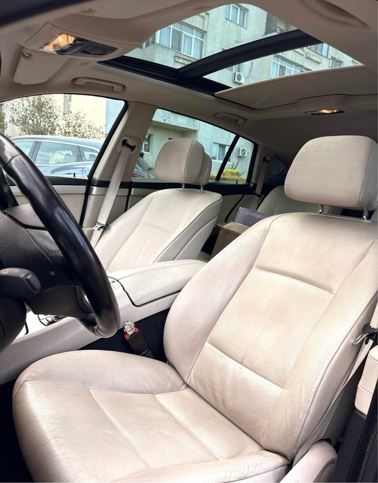 BMW Seria 5 GT 530D F07 X-Drive 2011