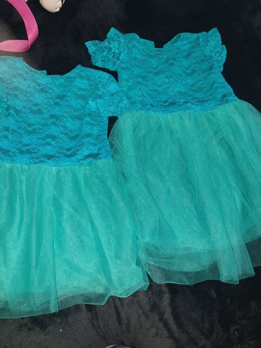 Rochite fetite ,surori marimi 2-3 ani si 4-5 ani