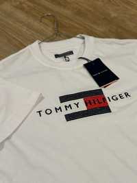 Tricou TOMMY hilfiger !!!