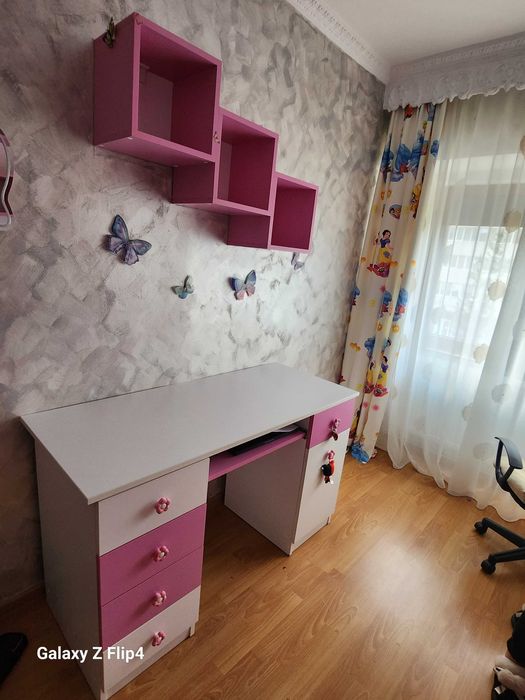 Vand mobila de dormitor pentru fetițe