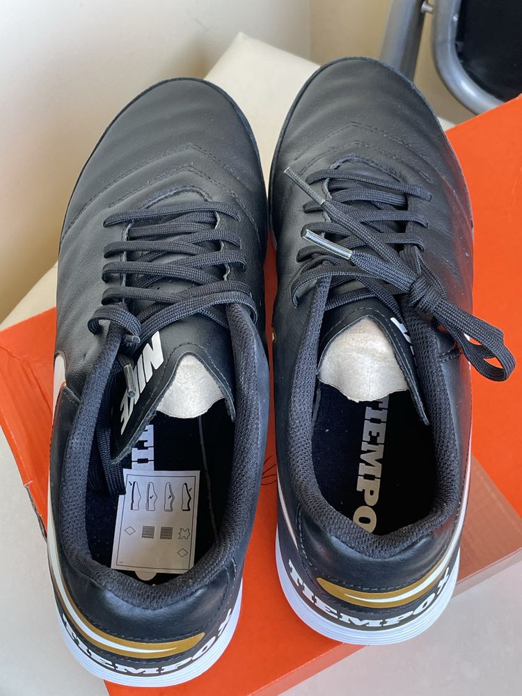 Nike Tiempo Genio