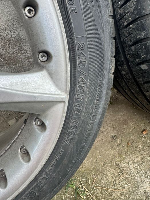 Jenti aliaj cu cauciucuri de vara R18