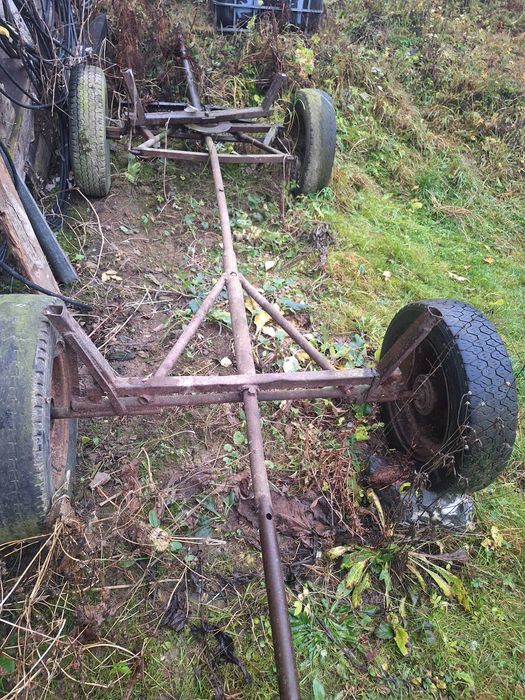 Furgon se poate pune și după mașină și după caruta