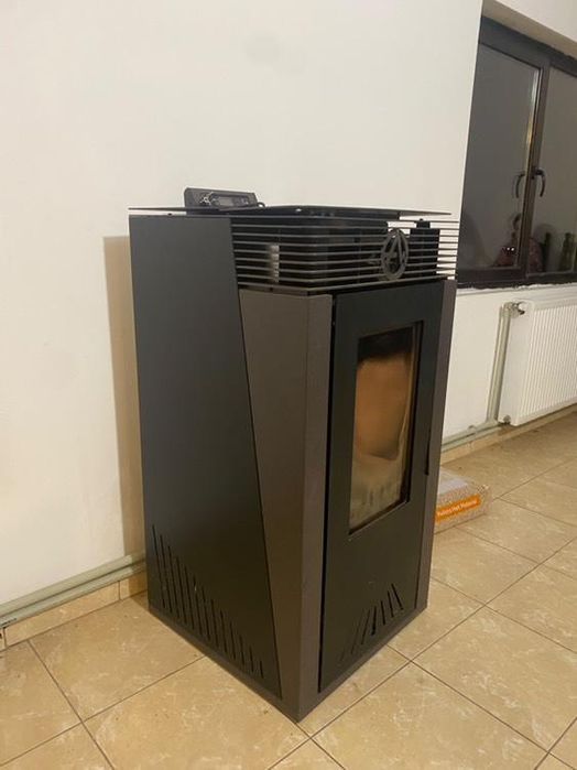 Vând sobă pe peleți-defecta