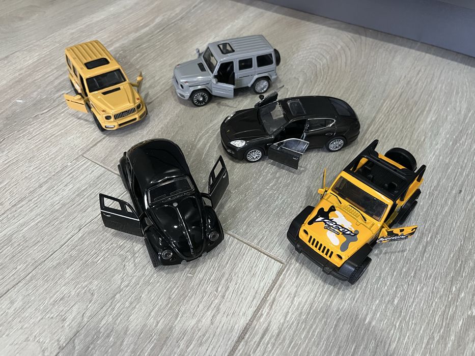 Металлические машинки б/у