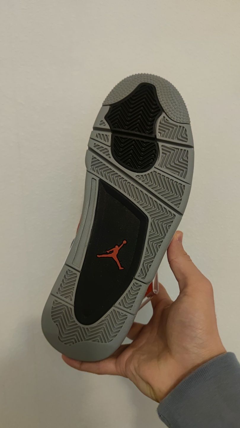 Nike Air Jordan Jordan 4 Travis Scott размер 45 и Red Bulls Размер 42
