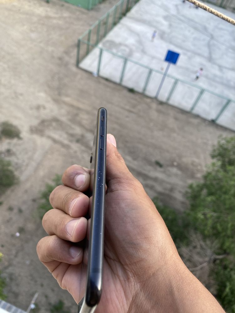 Iphone SE в отличном состояний